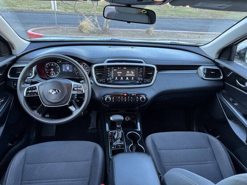 2020 Kia Sorento LX V6