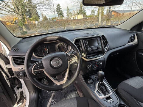 2017 Jeep Cherokee Sport