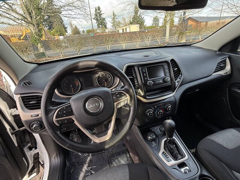 2017 Jeep Cherokee Sport