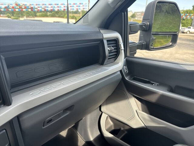 2025 Ford F-350 Super Duty XL