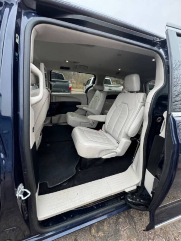 2017 Chrysler Pacifica Touring-L Plus