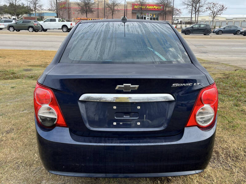 2016 Chevrolet Sonic LT Auto