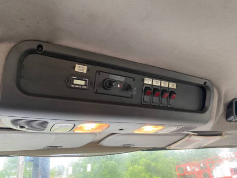 2007 Freightliner M2 106