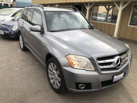 2011 Mercedes-Benz GLK for sale at A1 AUTO SALES in Clovis CA