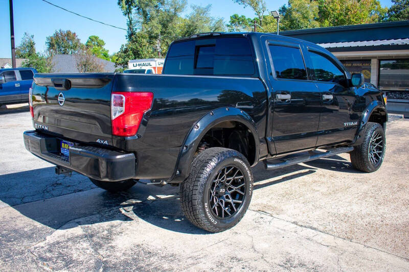 2017 Nissan Titan SV