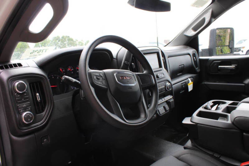 2025 GMC Sierra 3500HD CC Pro