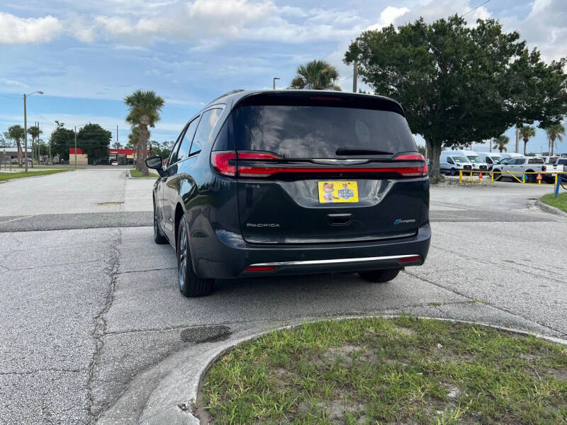2021 Chrysler Pacifica Hybrid Touring