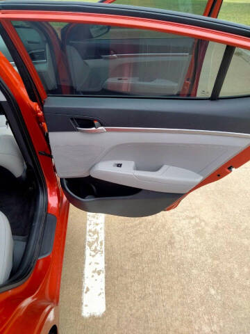 2020 Hyundai Elantra SE