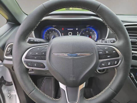 2025 Chrysler Voyager LX