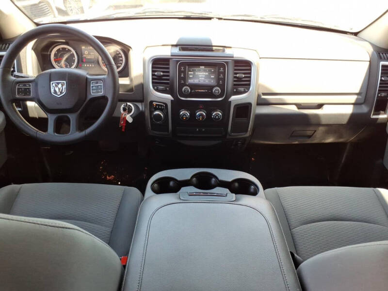 2016 RAM 1500 SLT