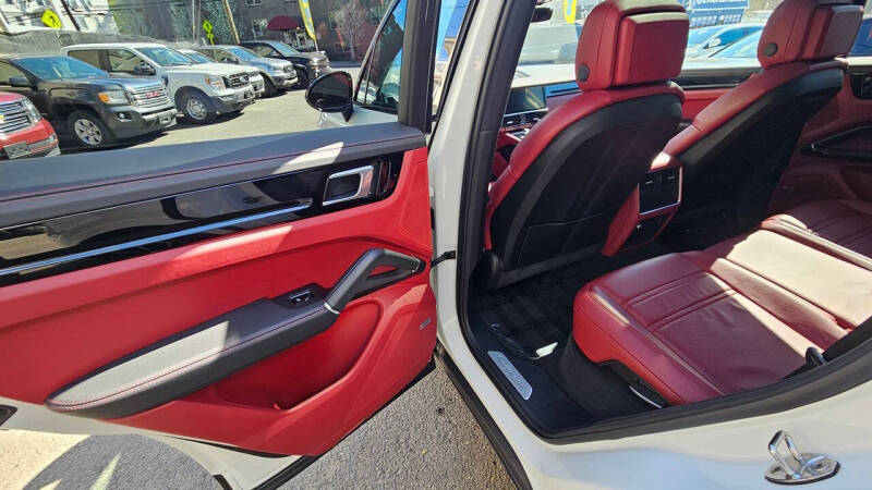 2019 Porsche Cayenne S