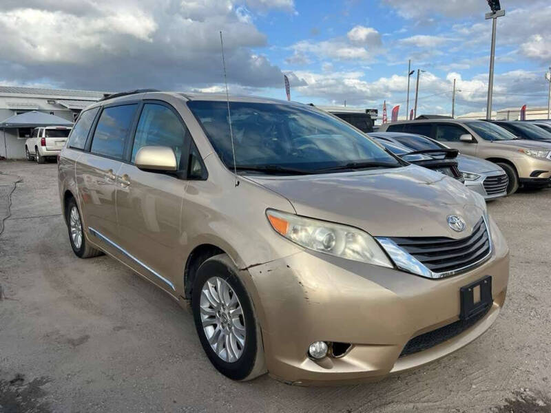 2011 Toyota Sienna XLE 8-Passenger