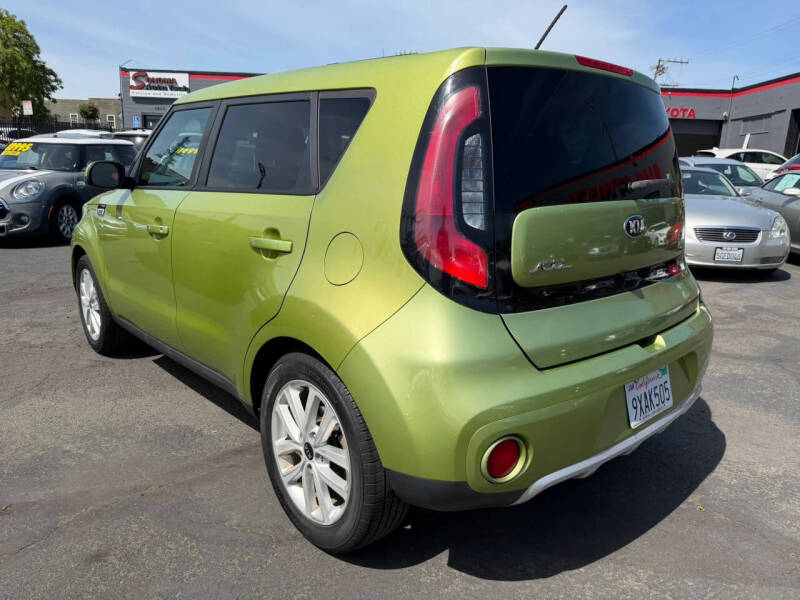 2018 Kia Soul +