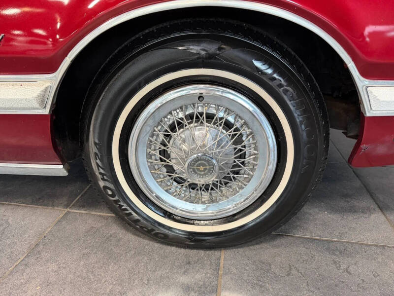 1976 Ford Thunderbird