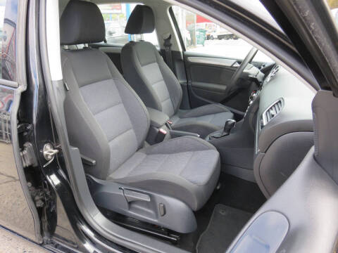 2014 Volkswagen Golf 2.5L PZEV