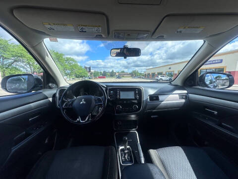 2017 Mitsubishi Outlander ES