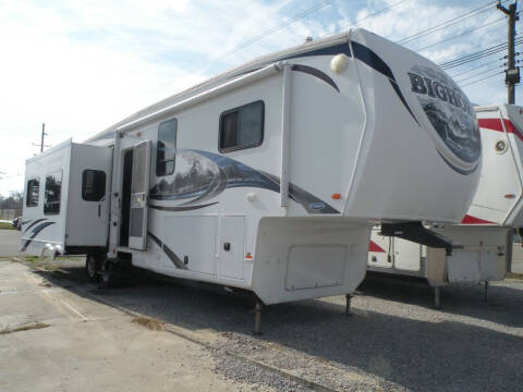 2011 Heartland Bighorn for sale at Kingdom Auto Centers in Litchfield IL