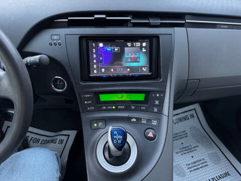 2010 Toyota Prius III