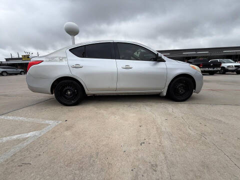 2014 Nissan Versa 1.6 S