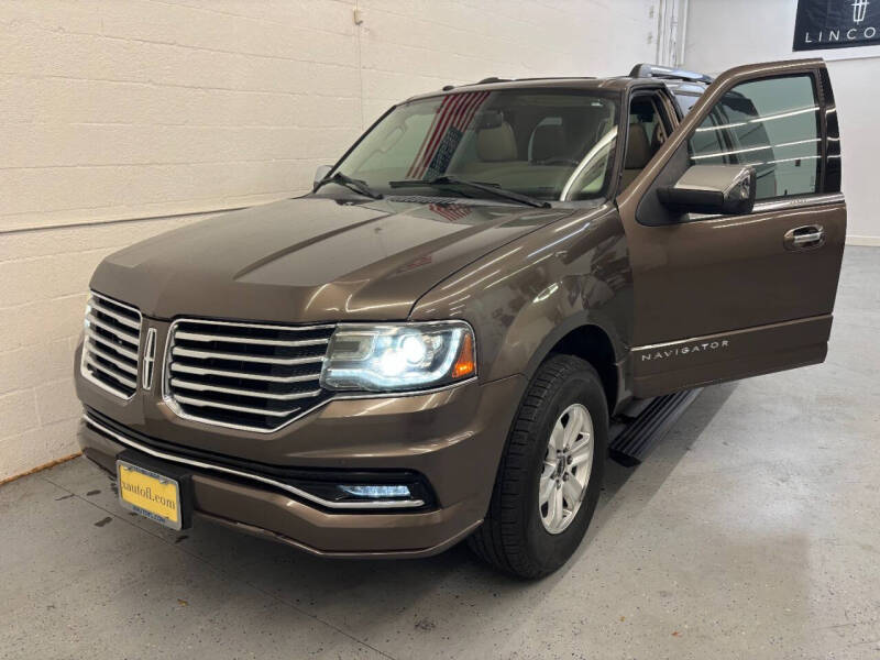 2015 Lincoln Navigator Base's photo