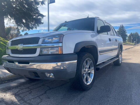 2004 Chevrolet Avalanche for sale at Classic Auto in Greeley CO