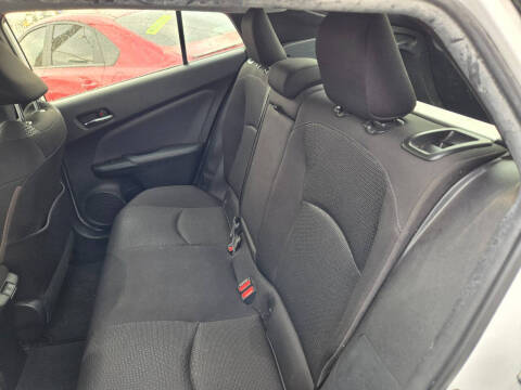 2021 Toyota Prius LE