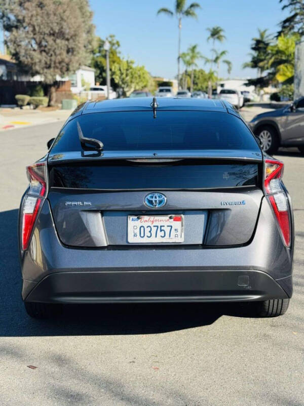 2016 Toyota Prius Three