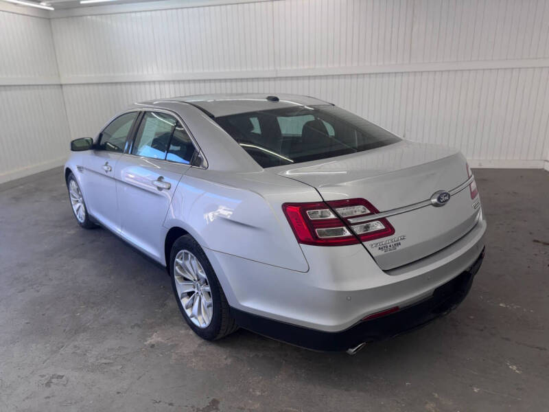 2017 Ford Taurus Limited