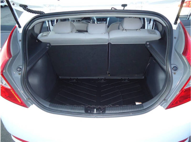 2013 Hyundai Accent SE
