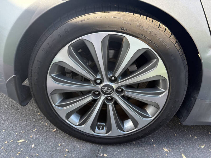 2014 Hyundai Genesis 5.0L R-Spec