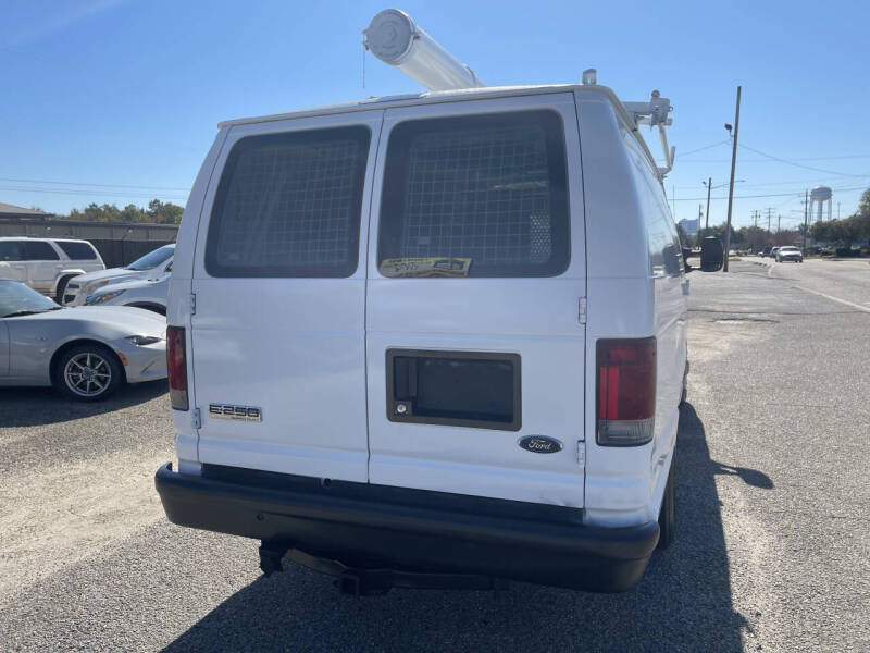 2008 Ford E-Series E-250