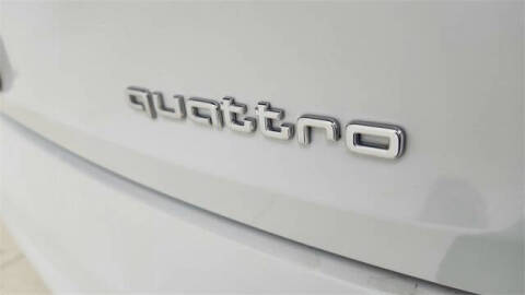 2022 Audi e-tron quattro Premium