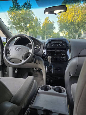 2004 Toyota Sienna