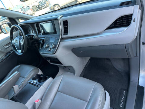 2015 Toyota Sienna LE 8-Passenger