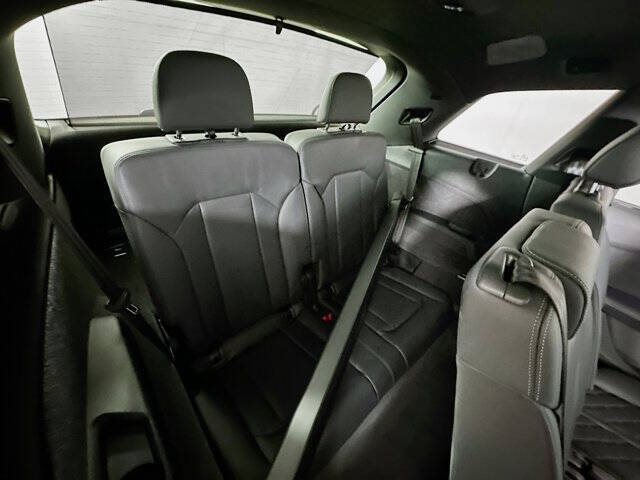 2025 Audi SQ7 4.0T quattro Premium Plus
