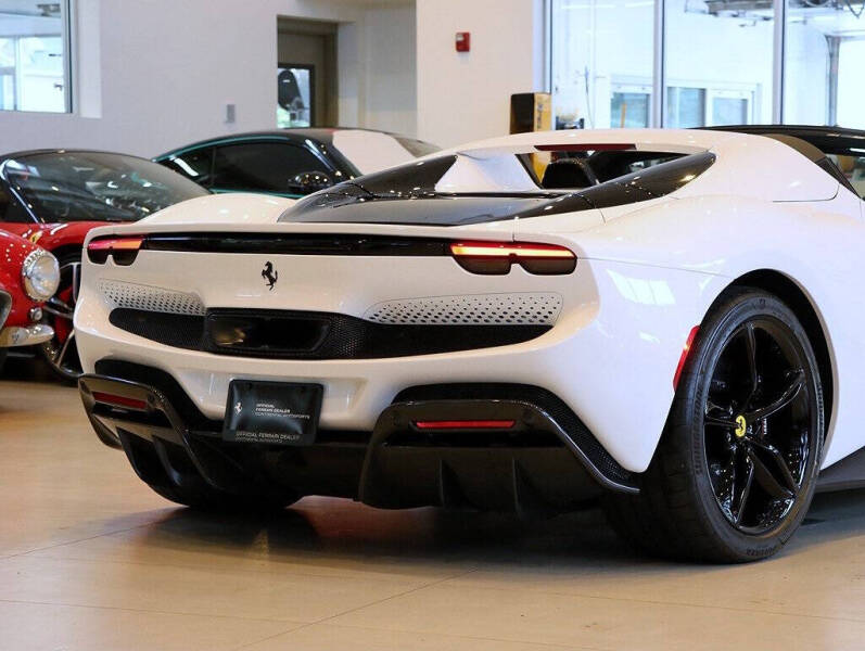 2025 Ferrari 296 GTS