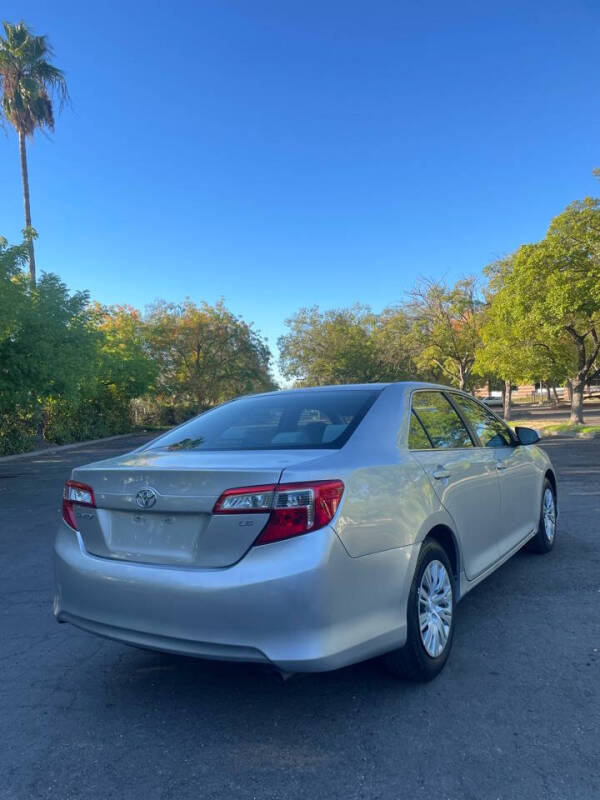 2012 Toyota Camry L photo 4