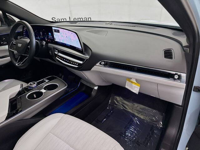 2024 Cadillac LYRIQ Luxury 1