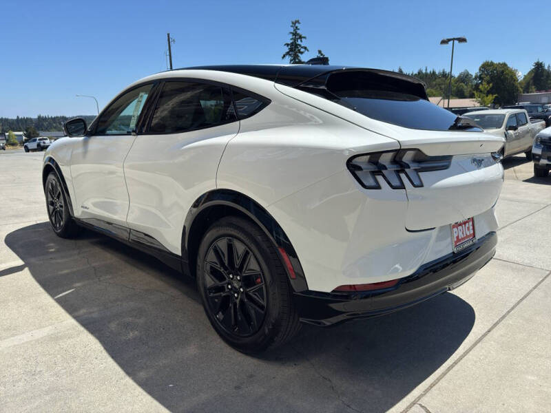 2025 Ford Mustang Mach-E Premium