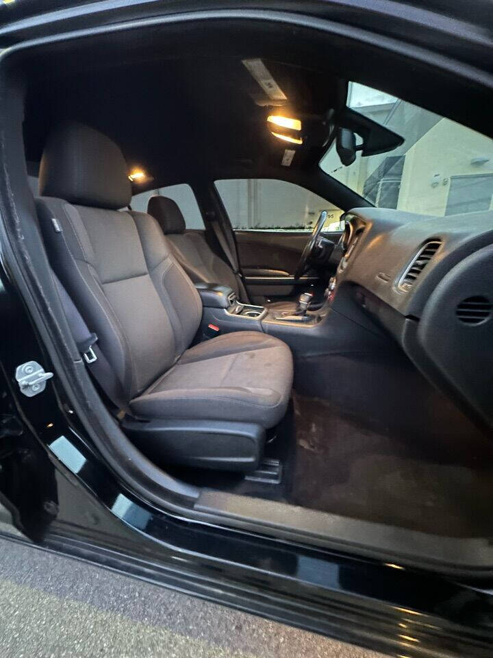 2017 Dodge Charger  - $18,999