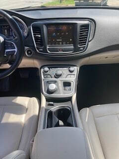 2017 Chrysler 200 Limited