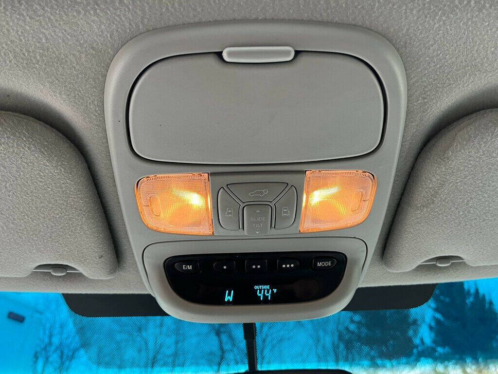 2004 Toyota Sienna 31