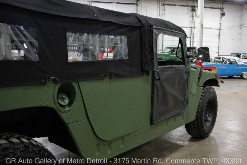 2001 AM General Hummer