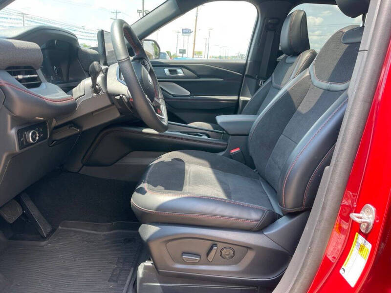 2025 Ford Explorer ST