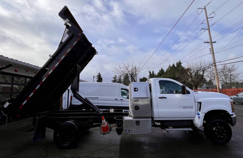 2022 Chevrolet Silverado 5500HD