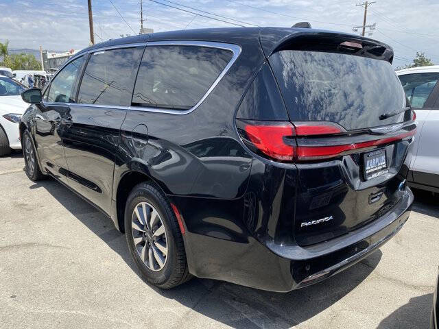 2023 Chrysler Pacifica Plug-In Hybrid Touring L