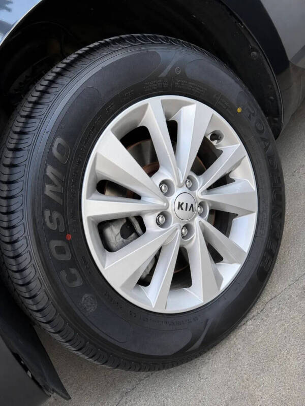 2018 Kia Sedona LX