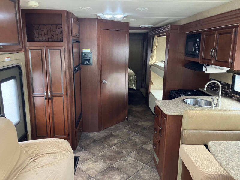 2015 Thor Motor Coach ACE