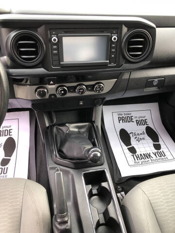 2016 Toyota Tacoma SR