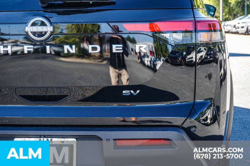 2024 Nissan Pathfinder SV